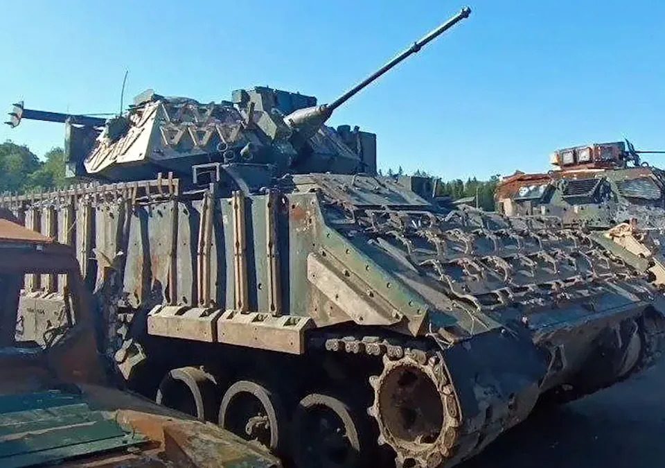 M2 Bradley Chống Ô Tô dường NHư Giống NH