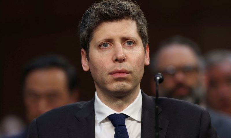 Sam Altman Nói rằng Meta Đạo Cung Cấp 100 Triệu Đạo La Ti