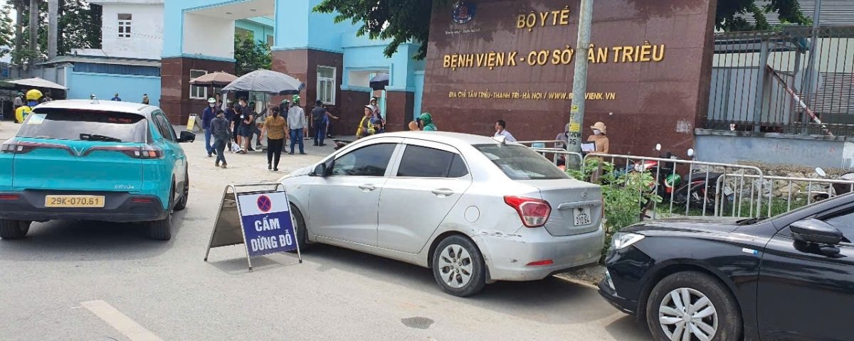 & apos; vngng luẩn quẩn & apos; xe cộ trước cổng bệnh viện chữa ung thư lớn nhất hà nội