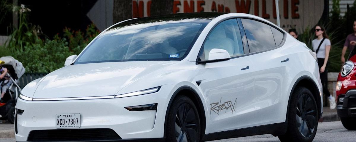 Tesla phải đối mặt với robotaxi vượt rào trong khi waymo tiếp tục tăc