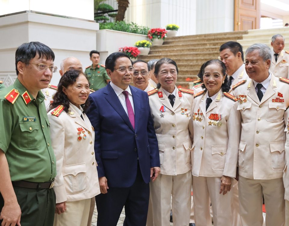 Thủ tướng gặp mặt, tri khô