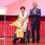 Tổng bí thư Trao danh hiệu anh hùn