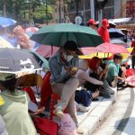 “Cuộc Chiến” Giữ Chỗ Xem Diễu Binh