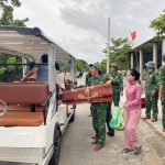 Gần 400 quâm vào