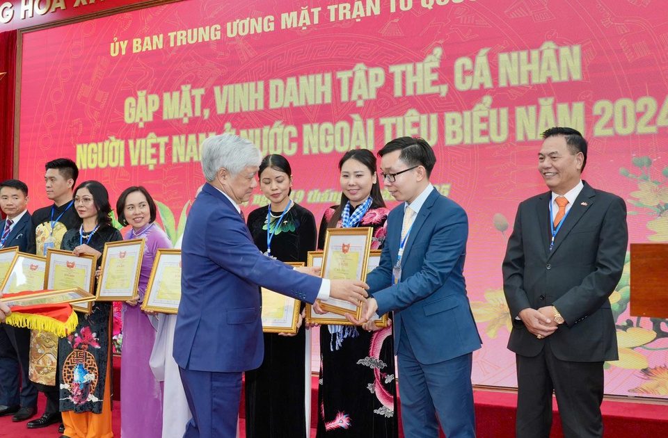 Chung dòng máu Lạc Hồng: Tiến sĩ trẻ kiến tạo những ‘nhịp cầu’ trên đất Hàn