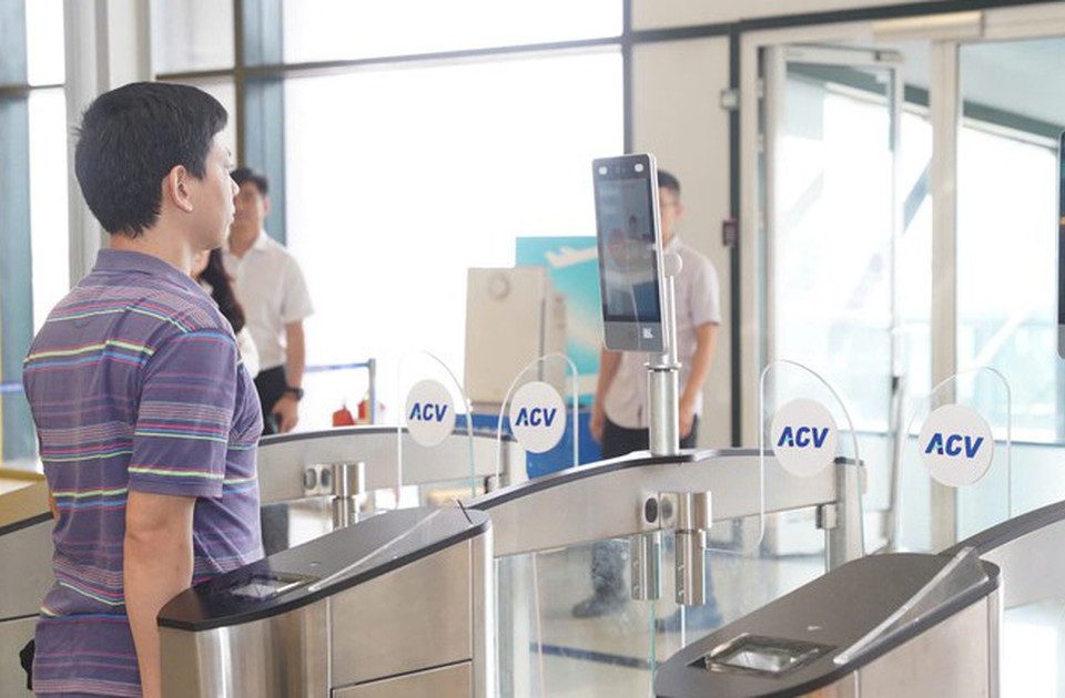 Từ 15.9, làm thủ tục bay nội địa bằng VNeID và sinh trắc học