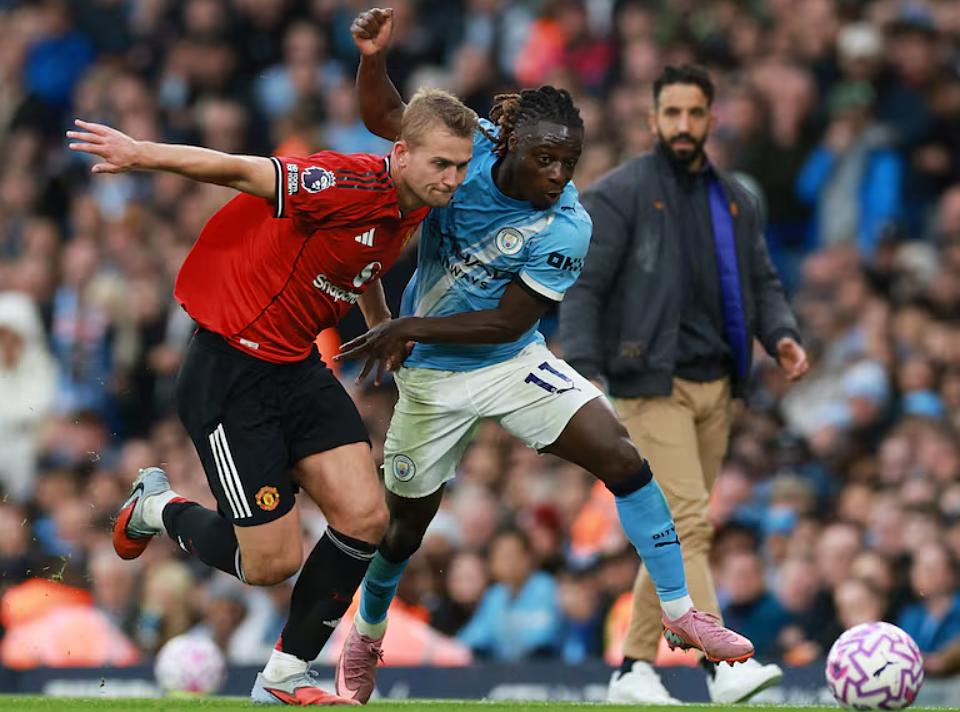 Keane: ‘Derby Manchester mà không có nổi một thẻ vàng’