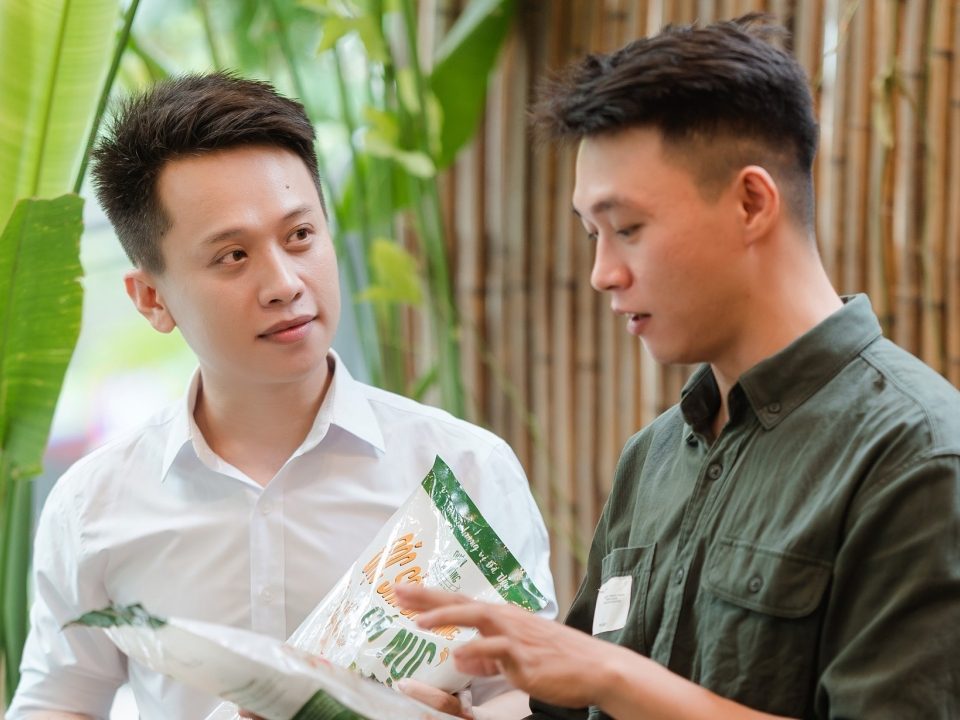 Bếp Bên Sườn Đồi