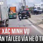 Ảnh trong bài viết: CSGT vào cuộc xác minh vụ xe bán tải leo vỉa hè ở TP.HCM CSGT vào cuộc xác minh vụ xe bán tải leo vỉa hè ở TP.HCM