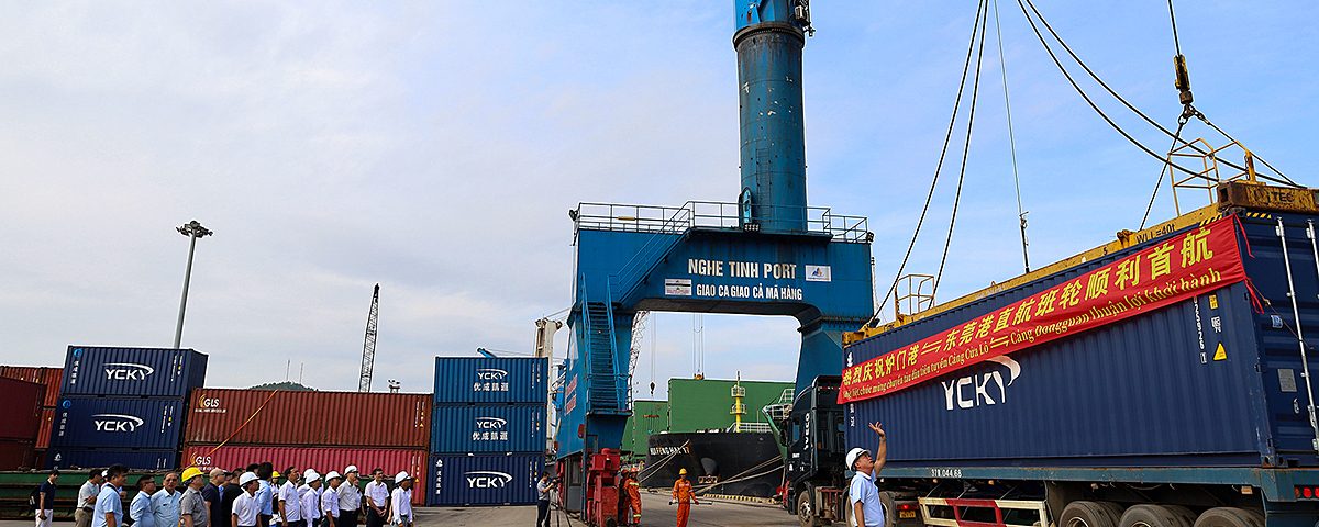 Nghệ An mở tuyến container quốc tế Cửa Lò