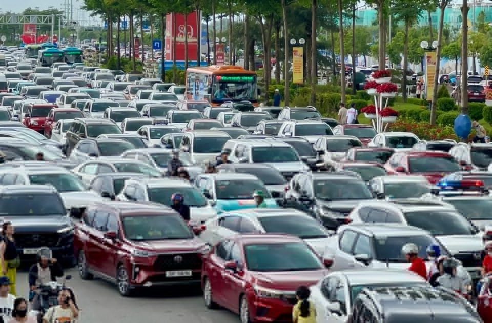 Đề nghị Hà Nội, TPHCM tập trung nguồn lực kiểm soát phương tiện giao thông
