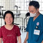 Cô gái bước đi sau hơn 15 năm ngồi một chỗ
