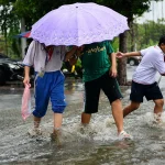 Ảnh trong bài viết: Trung Quốc phát cảnh báo cam, hủy loạt chuyến bay trước bão Matmo Trung Quốc phát cảnh báo cam, hủy loạt chuyến bay trước bão Matmo