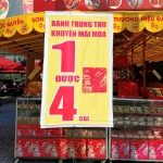 Ảnh trong bài viết: Sạp bánh trung thu truyền thống bên đường hết thời hoàng kim Sạp bánh trung thu truyền thống bên đường hết thời hoàng kim