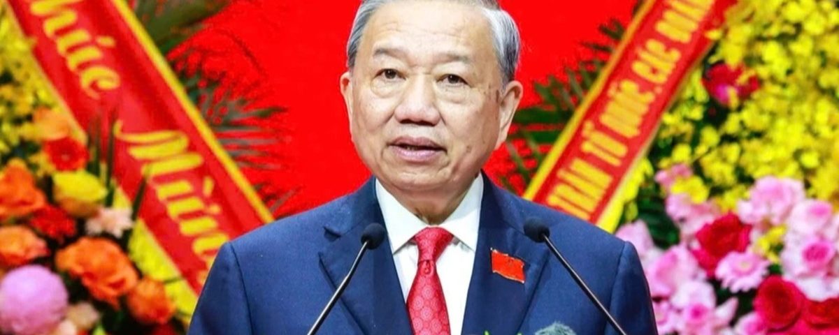 “Mỗi năm đối mặt hơn 10 cơn bão, đắp đê không thể chỉ là những bao cát”
