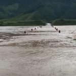 Ảnh trong bài viết: Mưa lũ gây sạt lở, chia cắt nhiều nơi ở Quảng Trị Mưa lũ gây sạt lở, chia cắt nhiều nơi ở Quảng Trị