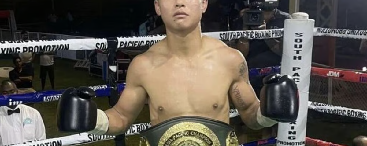 Võ sĩ muốn ly hôn vợ sau khi bị người lạ đấm