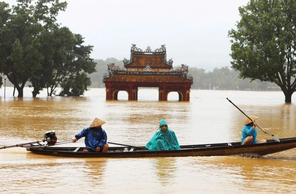 Vì sao đỉnh Bạch Mã ở Huế có lượng mưa lớn tới 1.740mm trong 1 ngày?